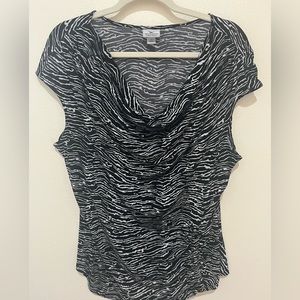 Beautiful black and white Worthington top looks great with a suit jacket